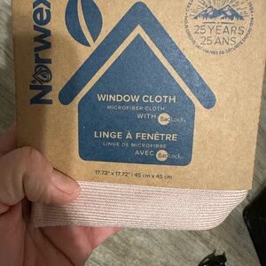Norwex Pale Pink RETIRED Window Cloth with BacLock